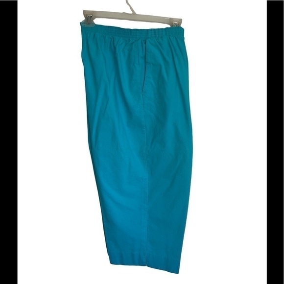 Alfred Dunner Pants - Alfred Dunner Cotton, elastic waistband Capris. Size 14 GUC